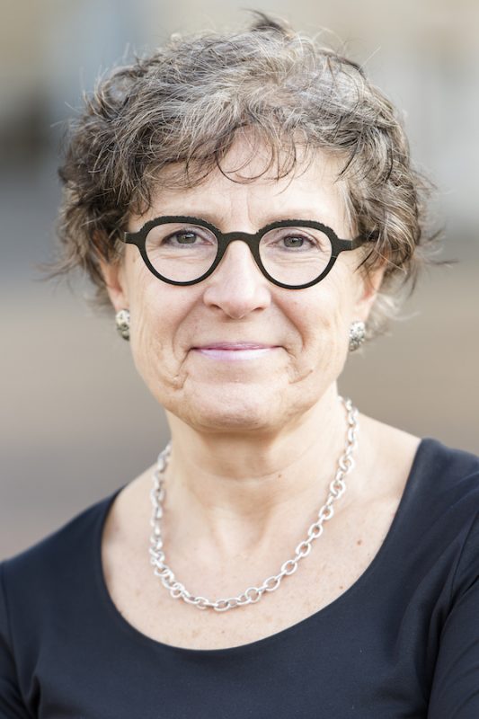 Rektorin: Frau Droste-Acocella