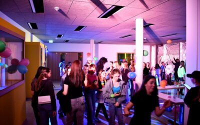 SMV organisierte 80/90er Schulparty